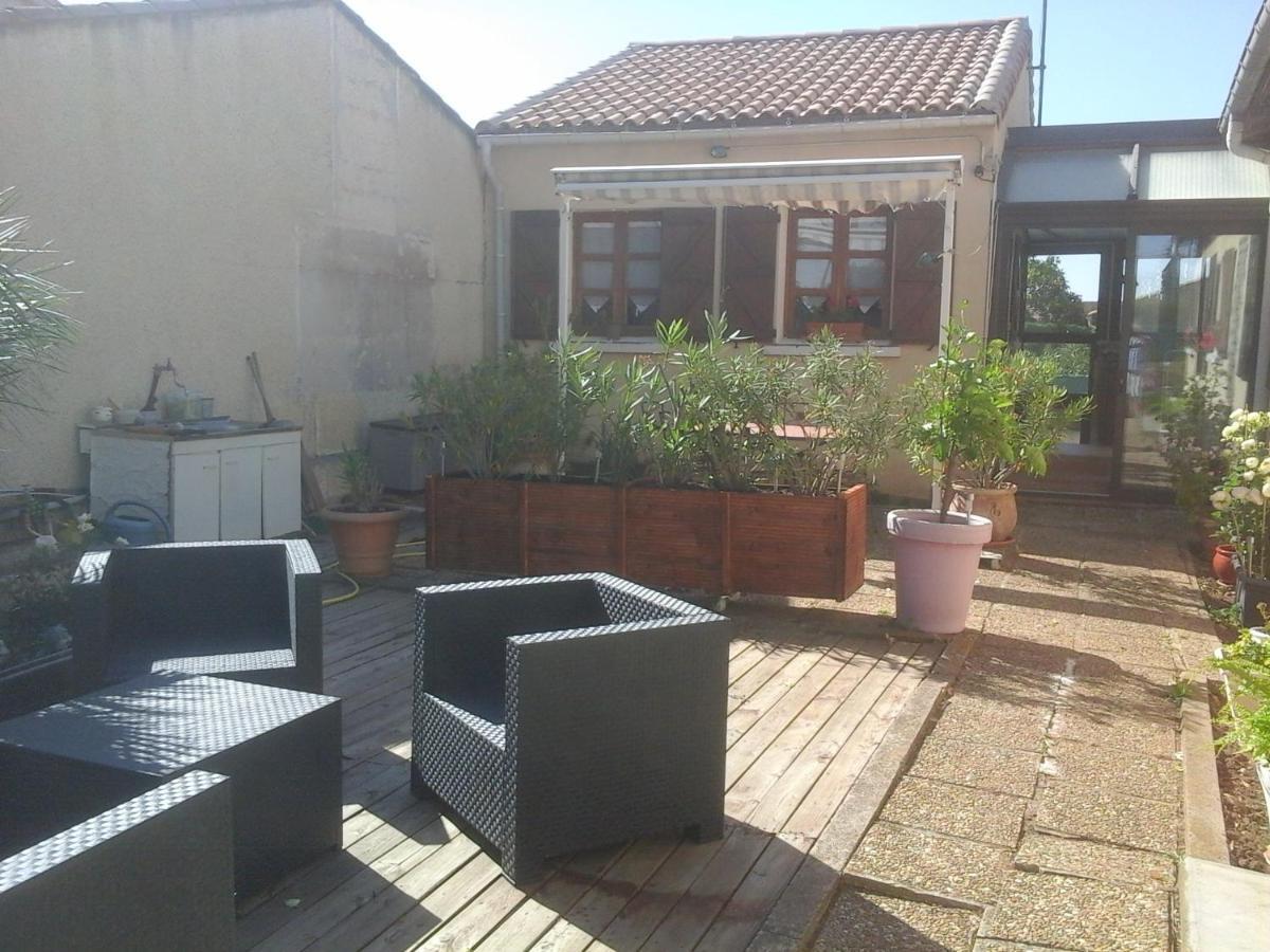 Maison De Vacance Pomerols Bagian luar foto